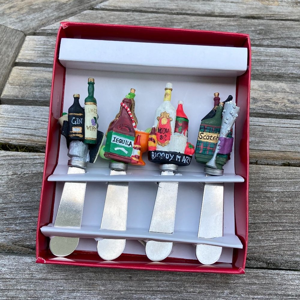 Vintage "Cocktail Bottles" Cheese Spreaders - Set of 4 - Picture 5 of 7